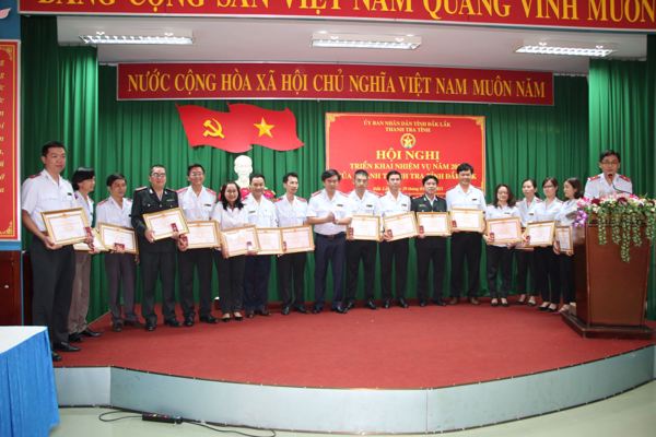 Quyết định về việc tặng Kỷ niệm chương “Vì sự nghiệp thanh tra” của Tổng Thanh tra Chính phủ cho 720 cá nhân thuộc Thanh tra bộ, cơ quan ngang bộ, Thanh tra tỉnh, thành phố trực thuộc Trung ương và Thanh tra cấp sở, cấp huyện đã có nhiều đóng góp vào sự nghiệp xây dựng và phát triển ngành Thanh tra Việt Nam