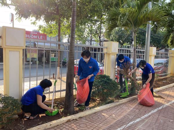 Chi đoàn Thanh tra tỉnh hưởng ứng đồng loạt ra quân Ngày Chủ nhật xanh toàn quốc 20/3/2022