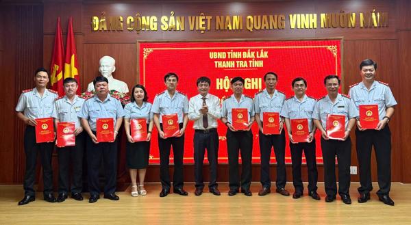 Thanh tra tỉnh Đắk Lắk công bố các quyết định về công tác cán bộ