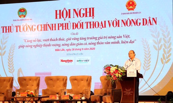 Thủ tướng Chính phủ đối thoại với nông dân: Nông nghiệp, nông thôn là trụ đỡ của nền kinh tế