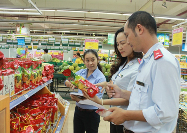 Ra quân kiểm tra an toàn thực phẩm dịp Tết Trung thu